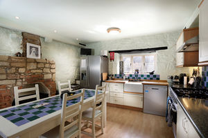 Kitchen Diner- click for photo gallery